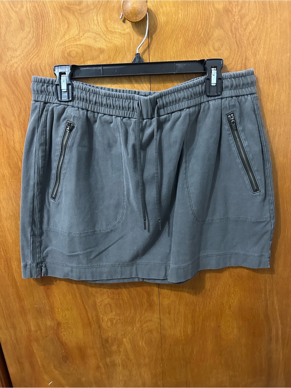 Athleta Charcoal Gray Drawstring Skirt with Zip Pockets